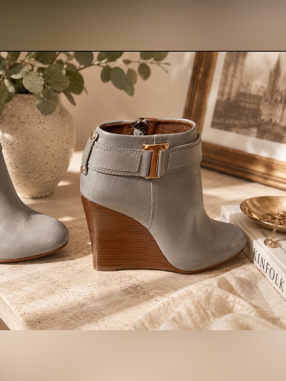 Tory Burch size 8 taupe ankle boot with round toe